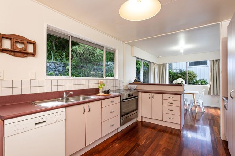 Photo of property in 70 Allington Road, Karori, Wellington, 6012