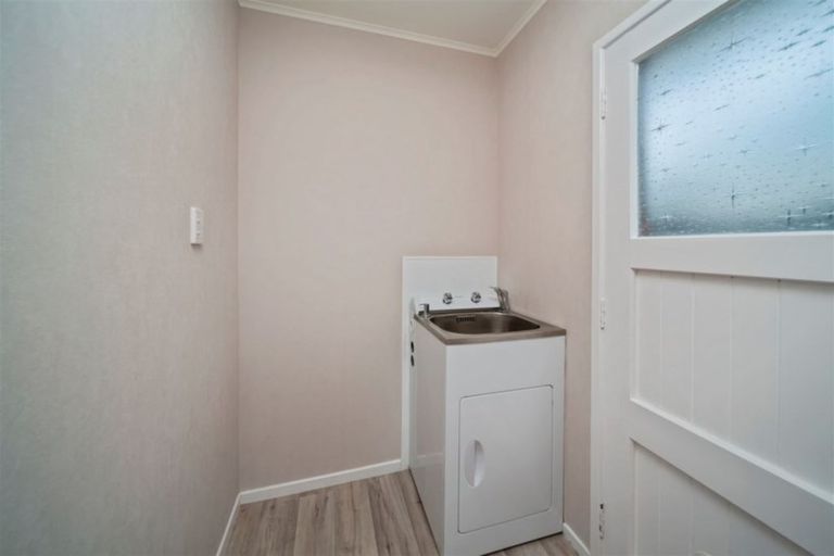 Photo of property in 14 Caledonia Street, Hawera, 4610