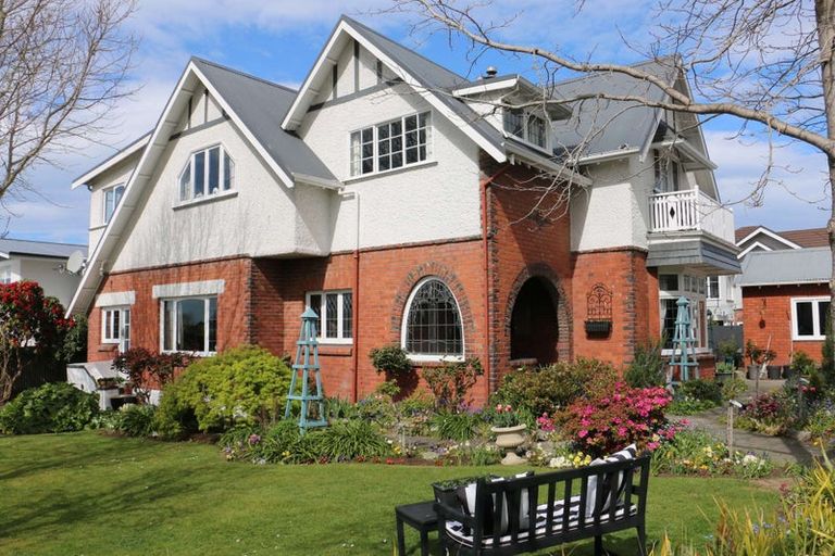 Photo of property in 2 Hart Street, Maori Hill, Timaru, 7910