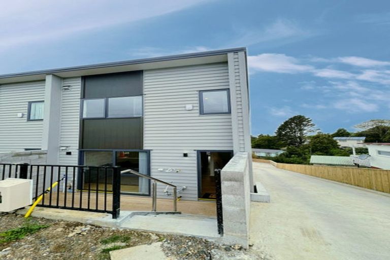 Photo of property in 309 Don Buck Road, Massey, Auckland, 0614