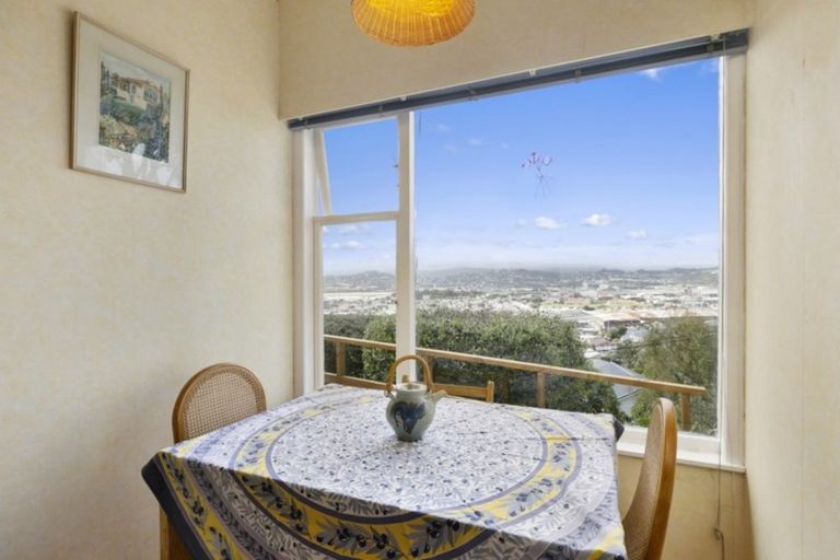Photo of property in 82 Duncan Terrace, Kilbirnie, Wellington, 6022
