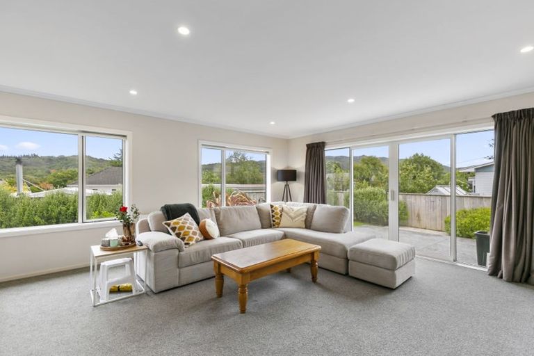 Photo of property in 15 Henrietta Maxwell Grove, Wainuiomata, Lower Hutt, 5014
