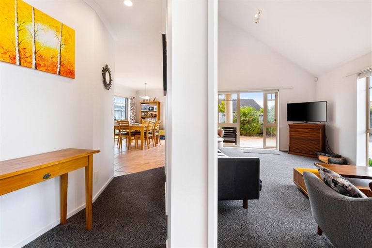 Photo of property in 40 Starlight Cove, Hobsonville, Auckland, 0618