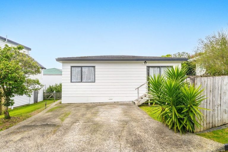 Photo of property in 56 Christmas Road, Manurewa, Auckland, 2102