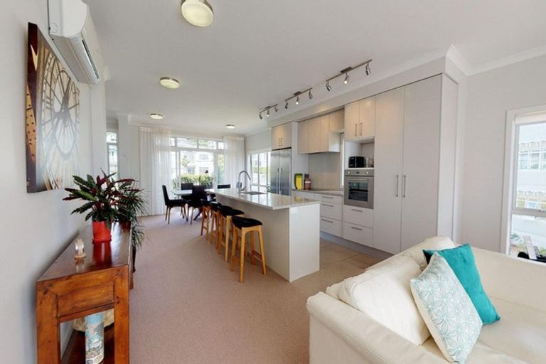 Photo of property in 138 Landmark Terrace, Orewa, 0931