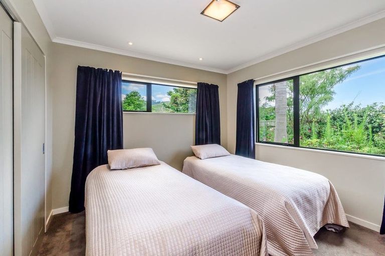 Photo of property in 10 Lambert Way, Paraparaumu, 5032