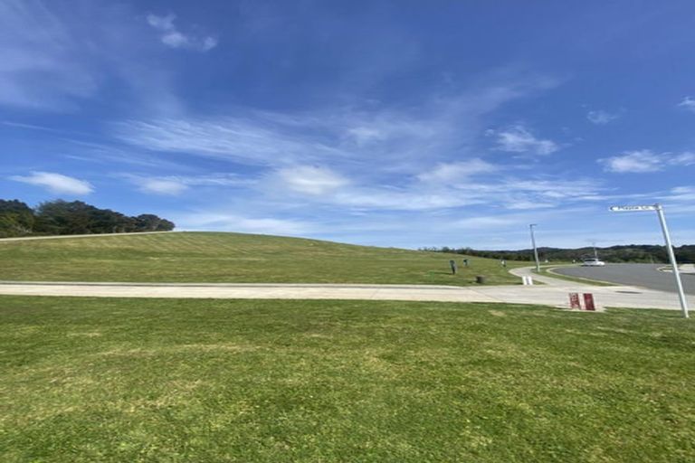 Photo of property in 27 Sycamore Drive, Sunnynook, Auckland, 0620