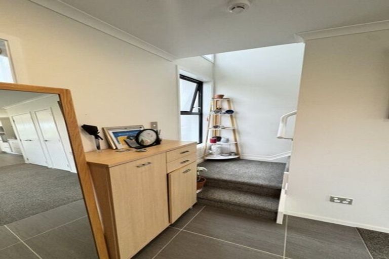 Photo of property in 16 Whiri Lane, Hobsonville, Auckland, 0616