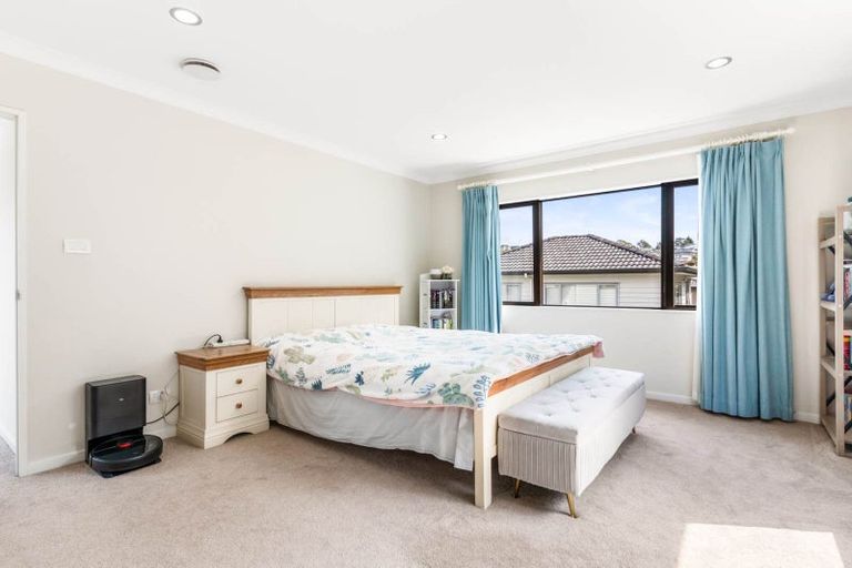 Photo of property in 40 Silver Moon Road, Albany Heights, Auckland, 0632