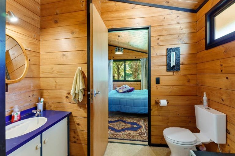 Photo of property in 16 Lupin Road, Otaki, 5512