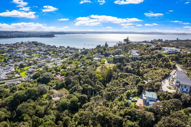 Photo of property in 81 Roberts Road, Matakatia, Whangaparaoa, 0930