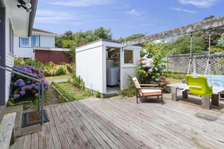 Photo of property in 2 Owhiti Street, Titahi Bay, Porirua, 5022