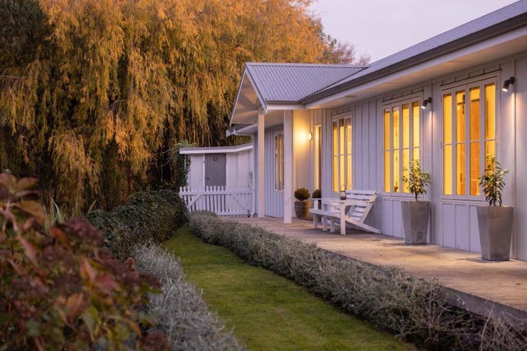 Photo of property in 32 Te Aute Road, Havelock North, 4130