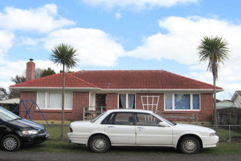Photo of property in 51 Rollerson Street, Papakura, 2110
