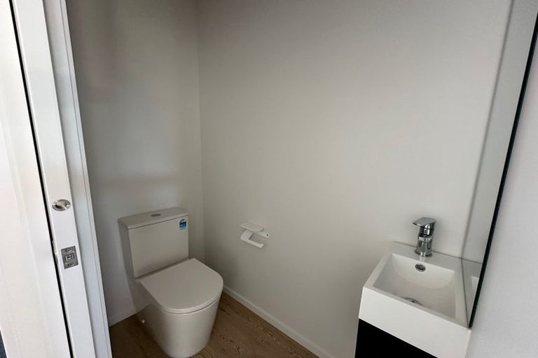 Photo of property in 37 Kamahi Place, Paraparaumu, 5032