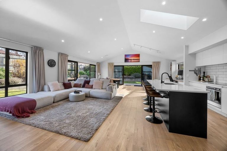 Photo of property in 7 Hebbard Court, Albert Town, Wanaka, 9305