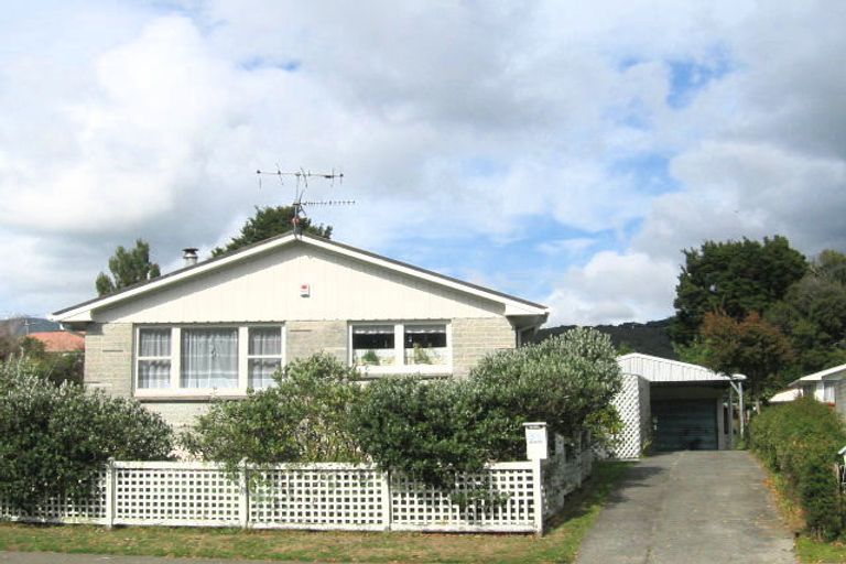 Photo of property in 86f2- Clouston Park Road, Clouston Park, Upper Hutt, 5018