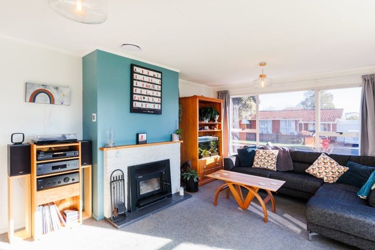Photo of property in 4 Rutland Place, Milson, Palmerston North, 4414