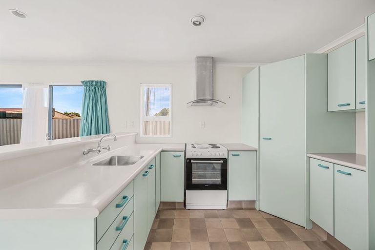 Photo of property in 18a Hillary Crescent, Maraenui, Napier, 4110