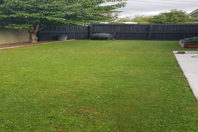 Photo of property in 2/125a Mackenzie Avenue, Woolston, Christchurch, 8023