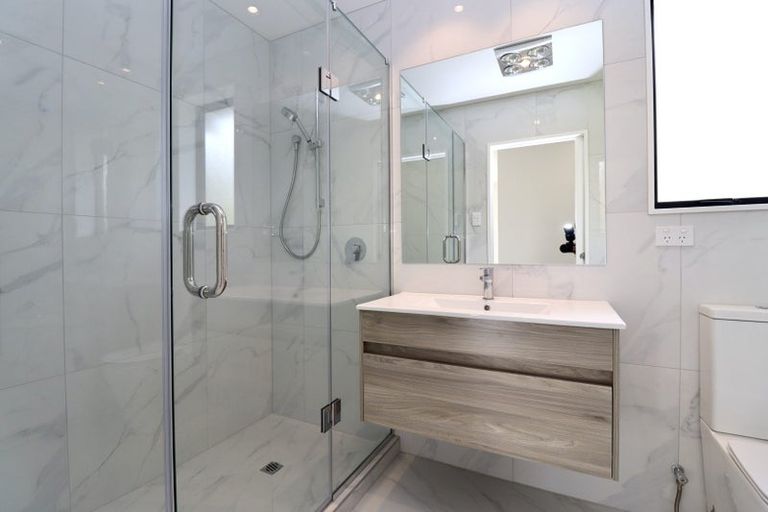 Photo of property in 127 Oreil Avenue, West Harbour, Auckland, 0618