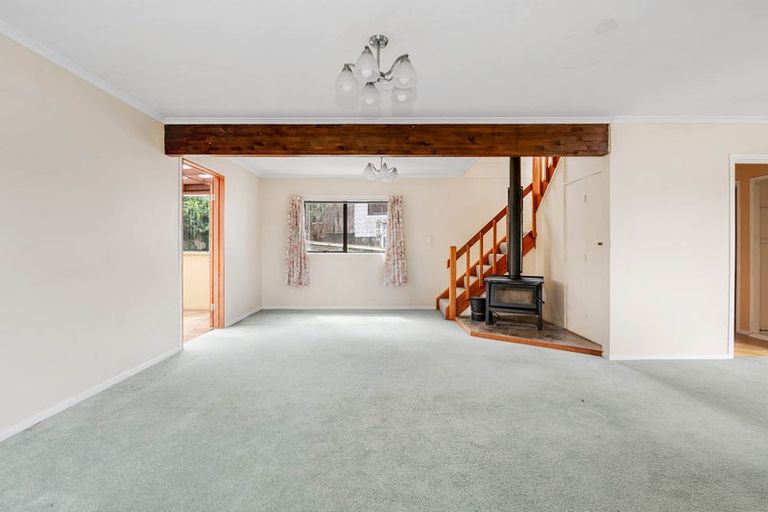 Photo of property in 13 Makiri Street, Helensville, 0800