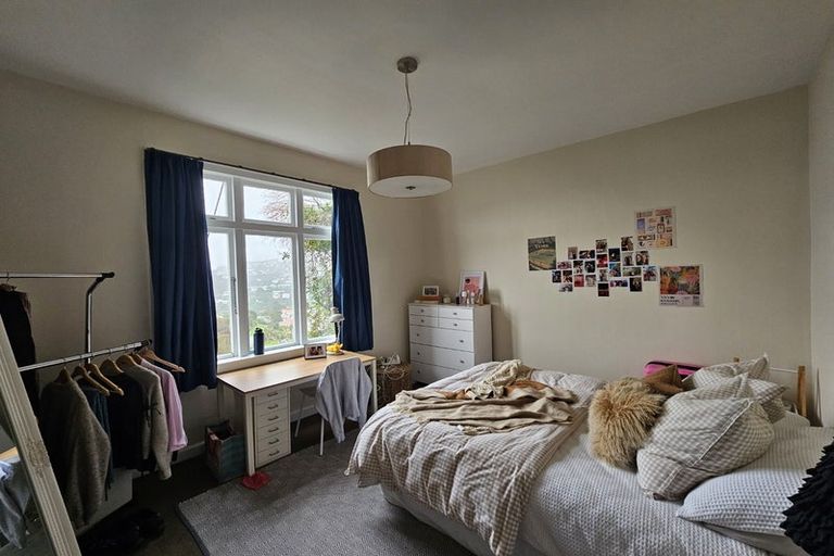 Photo of property in 90 Kelburn Parade, Kelburn, Wellington, 6012