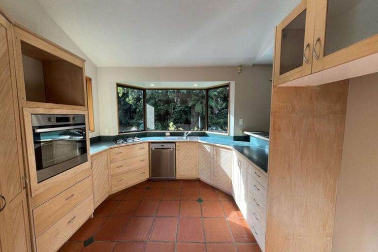 Photo of property in 24 Manu Grove, Waikanae, 5036