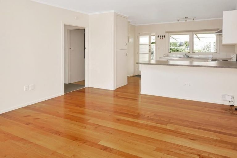 Photo of property in 3/9 Lenihan Street, Northcote, Auckland, 0627