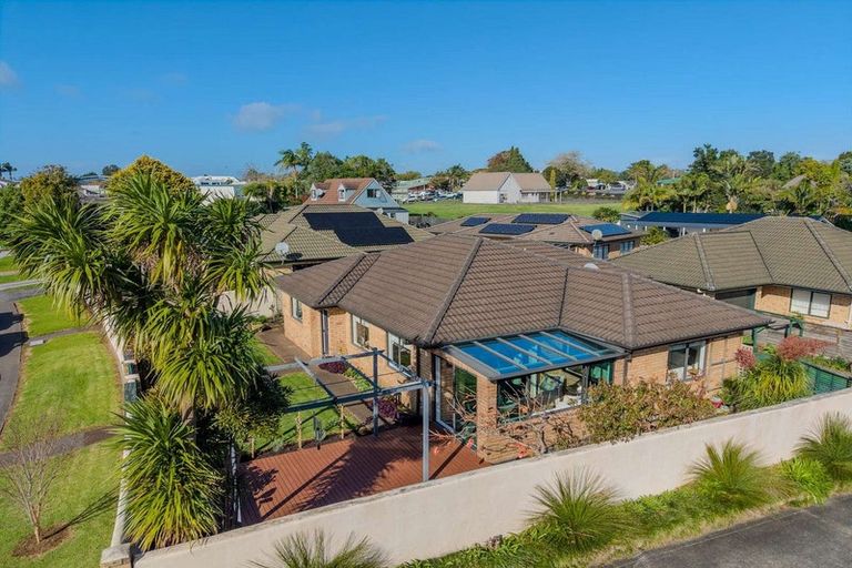 Photo of property in 21 Fairway Drive, Kerikeri, 0230