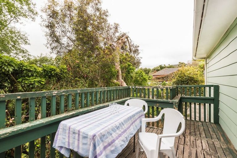 Photo of property in 54a Lincoln Avenue, Tawa, Wellington, 5028