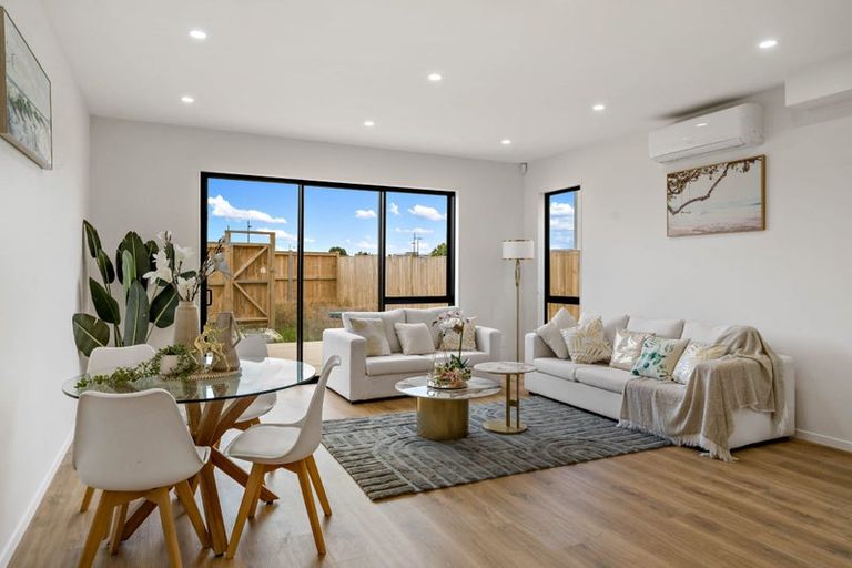 Photo of property in 12 Kapeta Lane, Karaka, 2113