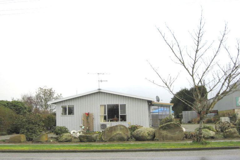 Photo of property in 122 Seaward Road, Edendale, 9825