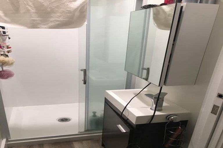 Photo of property in 87b Kelburn Parade, Kelburn, Wellington, 6012