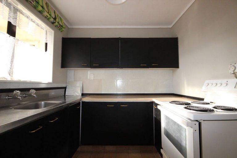 Photo of property in 16 Keeling Street, West End, Palmerston North, 4412