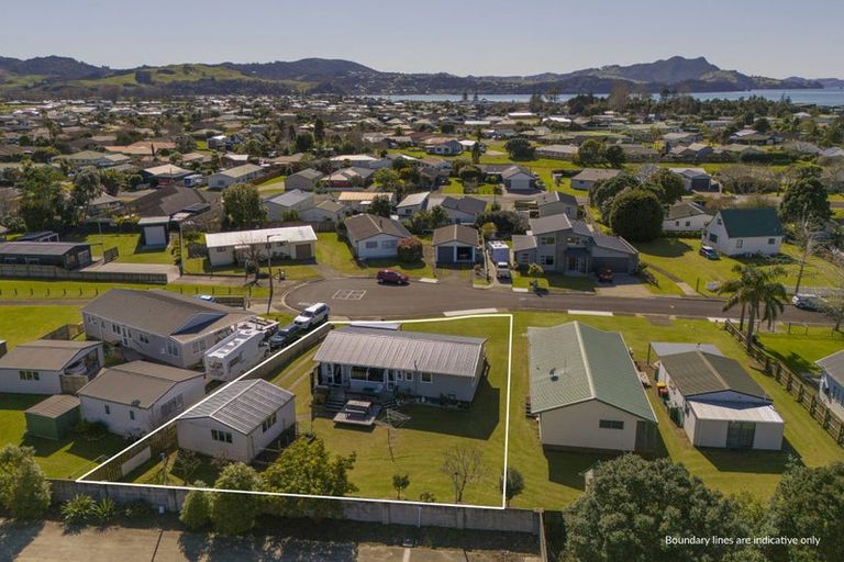 Photo of property in 21 Endeavour Close, Whitianga, 3510