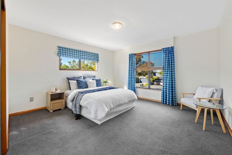 Photo of property in 33 Bryndwr Road, Fendalton, Christchurch, 8052