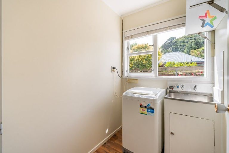 Photo of property in 288 Riverside Drive, Waterloo, Lower Hutt, 5011