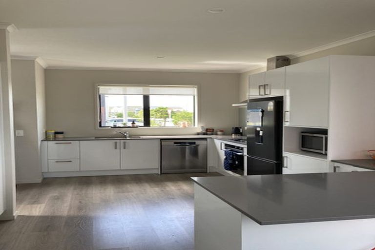 Photo of property in 2 Peihana Road, Hobsonville, Auckland, 0616