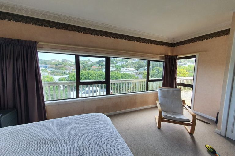 Photo of property in 28 Bassett Road, Johnsonville, Wellington, 6037