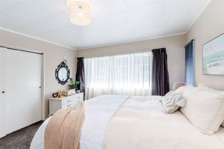 Photo of property in 39 The Drive, Paraparaumu Beach, Paraparaumu, 5032