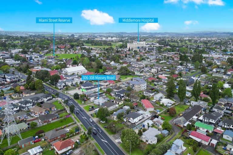 Photo of property in 306 Massey Road, Mangere East, Auckland, 2024