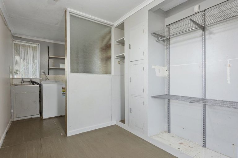 Photo of property in 25 Singers Road, Korokoro, Lower Hutt, 5012