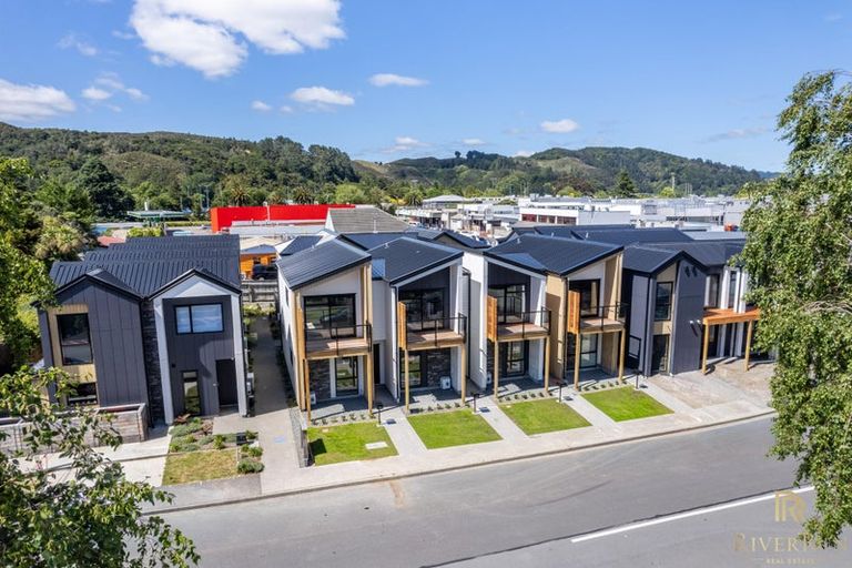 Photo of property in 14b Cairo Street, Upper Hutt Central, Upper Hutt, 5018