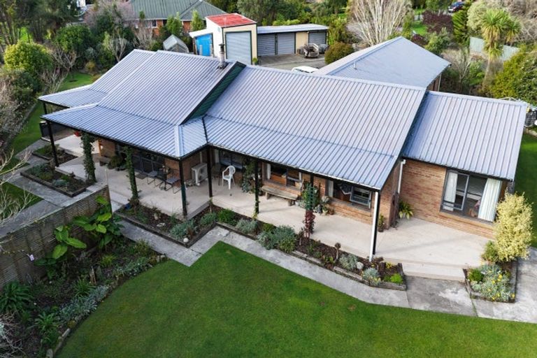 Photo of property in 19 Kew Road, Westport, 7825