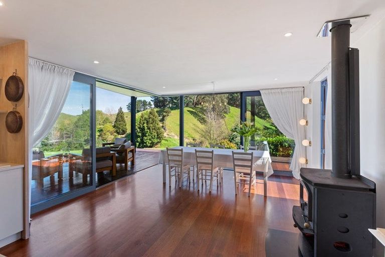 Photo of property in 105 Waterfall Road, Paraparaumu, 5032