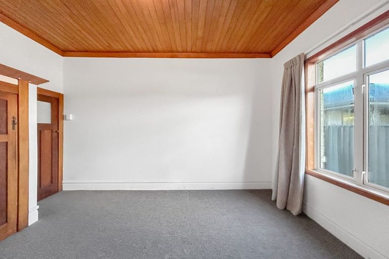 Photo of property in 24 Park Street, Winton, 9720