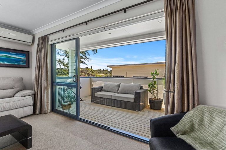 Photo of property in 18 Ko Place, Pyes Pa, Tauranga, 3112