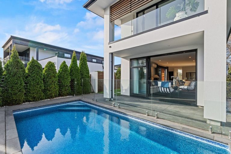 Photo of property in 62 Straven Road, Fendalton, Christchurch, 8014