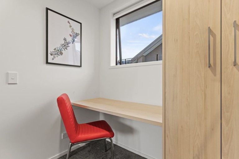 Photo of property in 19/10 Fathom Place, Te Atatu Peninsula, Auckland, 0610